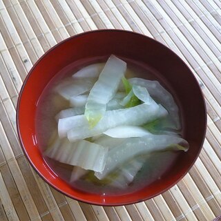 白菜と大根の味噌汁